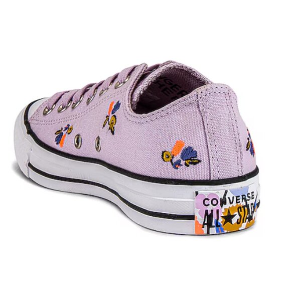 NWT Converse Chuck Taylor All Star Sneaker - Size 7 - Picture 2 of 5